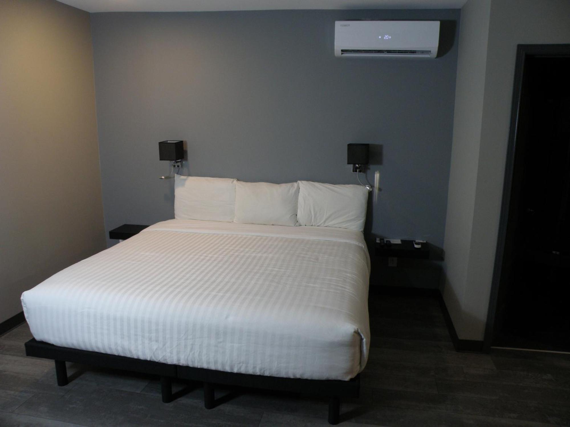 Motel St-Ambroise Saint-Ambroise Extérieur photo