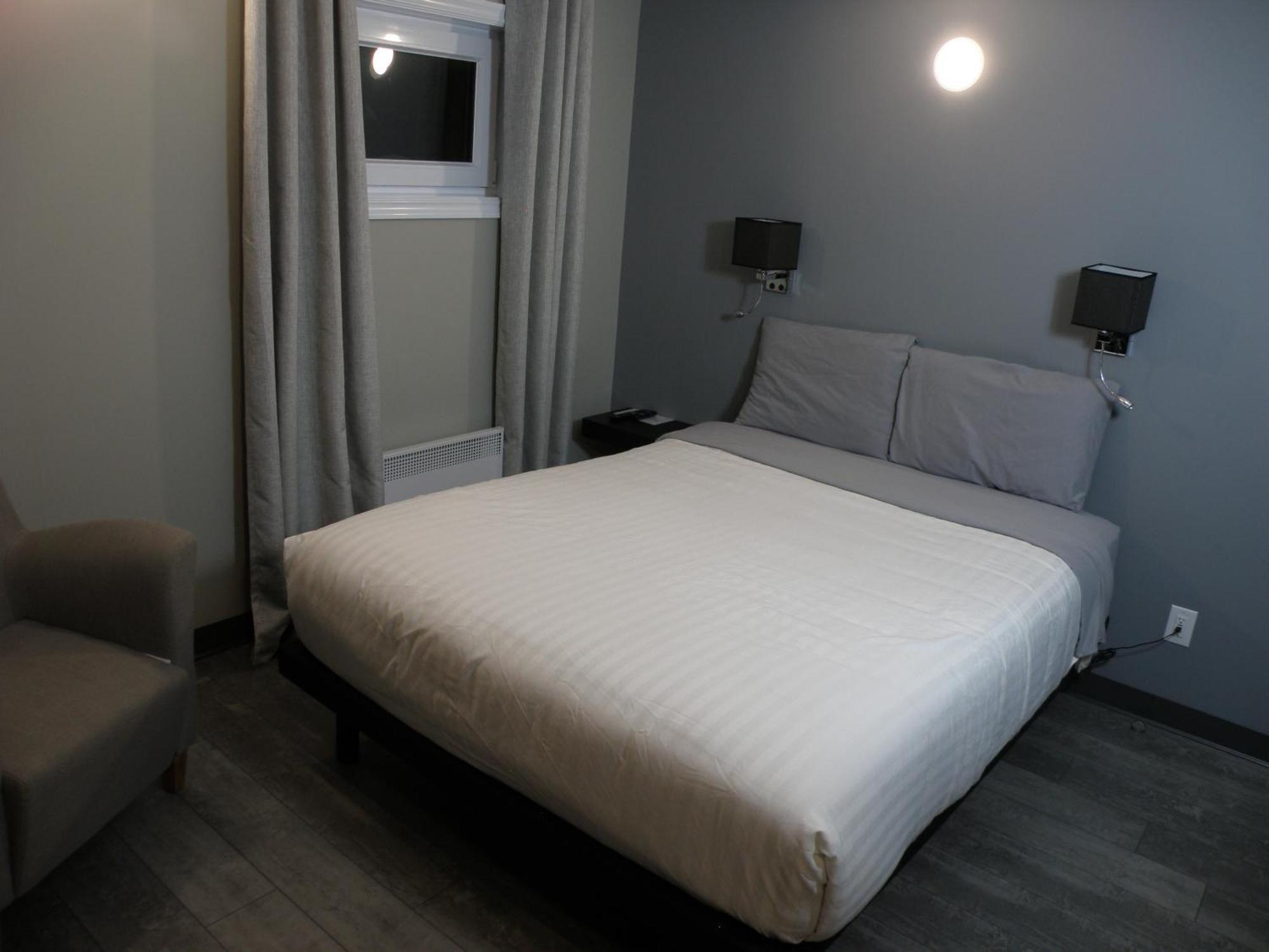 Motel St-Ambroise Saint-Ambroise Extérieur photo